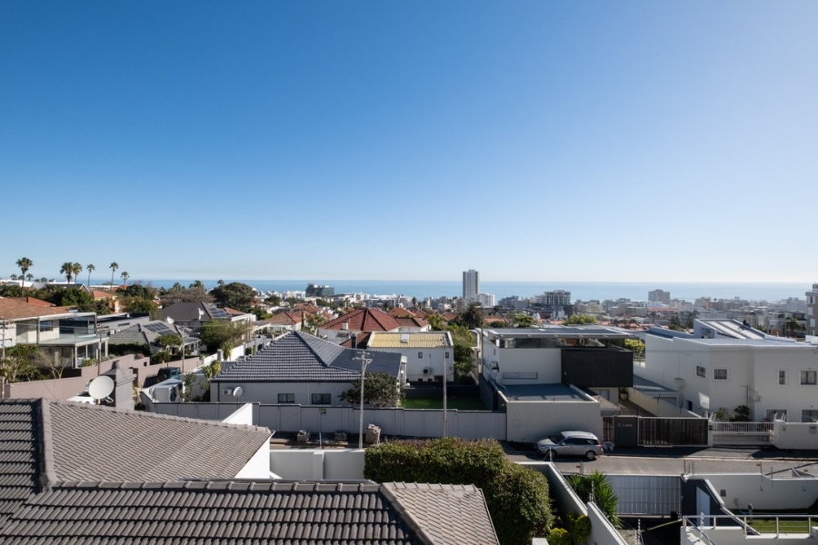 6 Bedroom Property for Sale in Fresnaye Western Cape